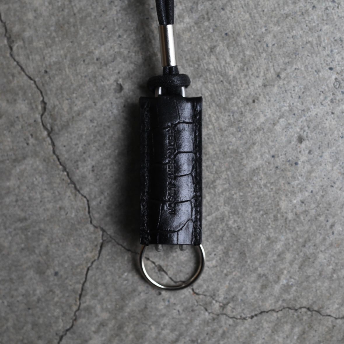 【残りわずか】Spring Clip Neck Holder(CLIX_CROCO GRAIN)