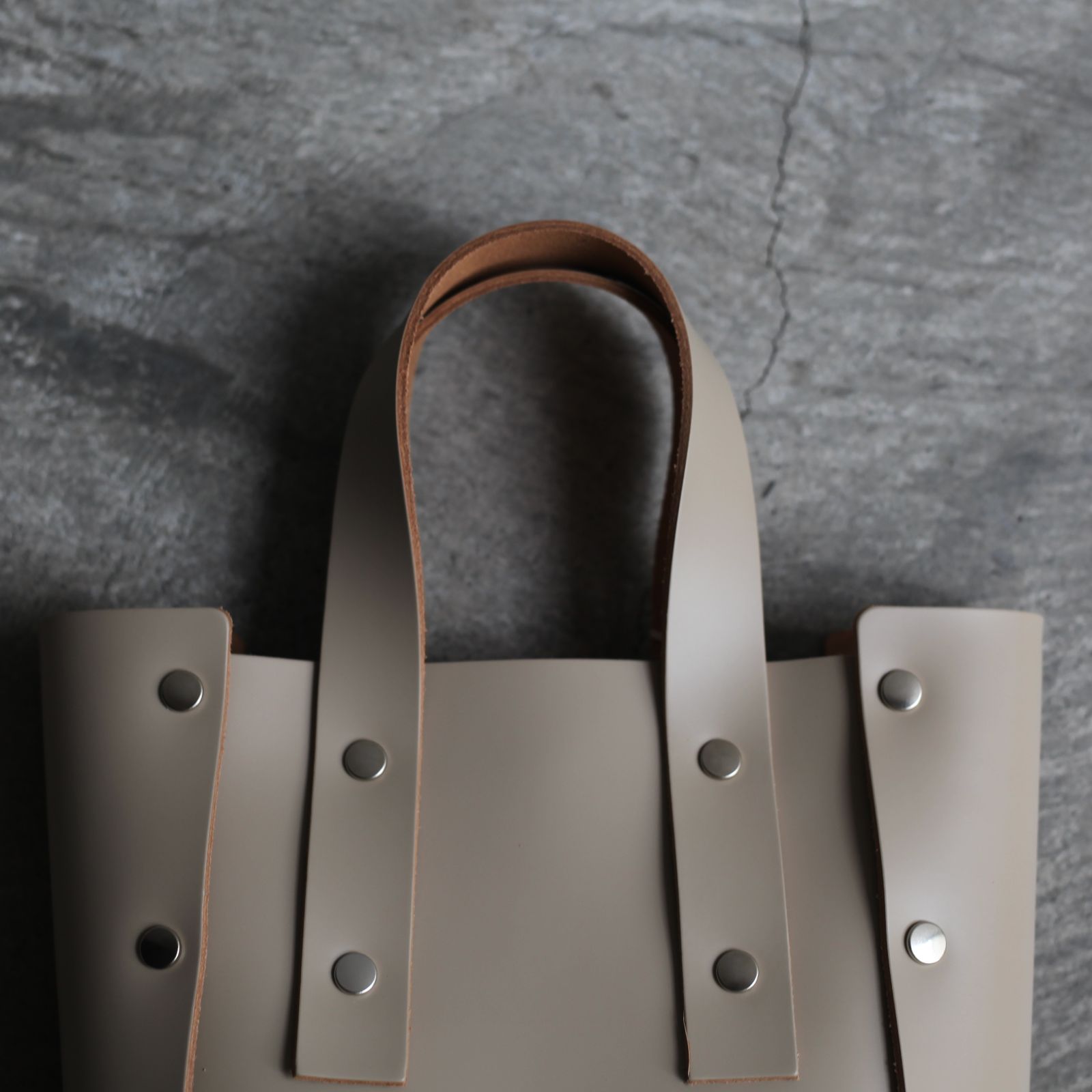 【次回入荷9月下旬予定】Assemble Hand Bag Tall_S(BEIGE)
