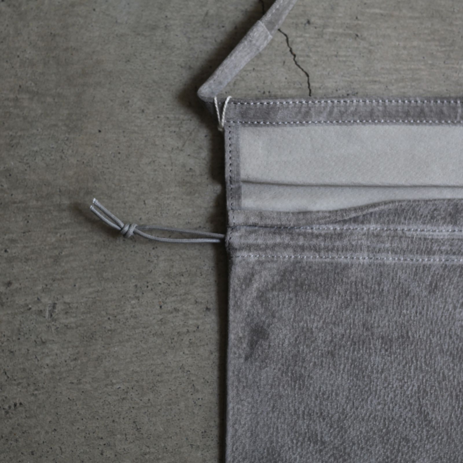 【再販売通知受付可能】Red Cross Bag Small(LIGHT GRAY)
