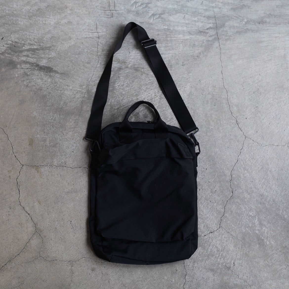 YOKE - 【残り一点】Nylon Half Helmet Bag | ACRMTSM ONLINE STORE