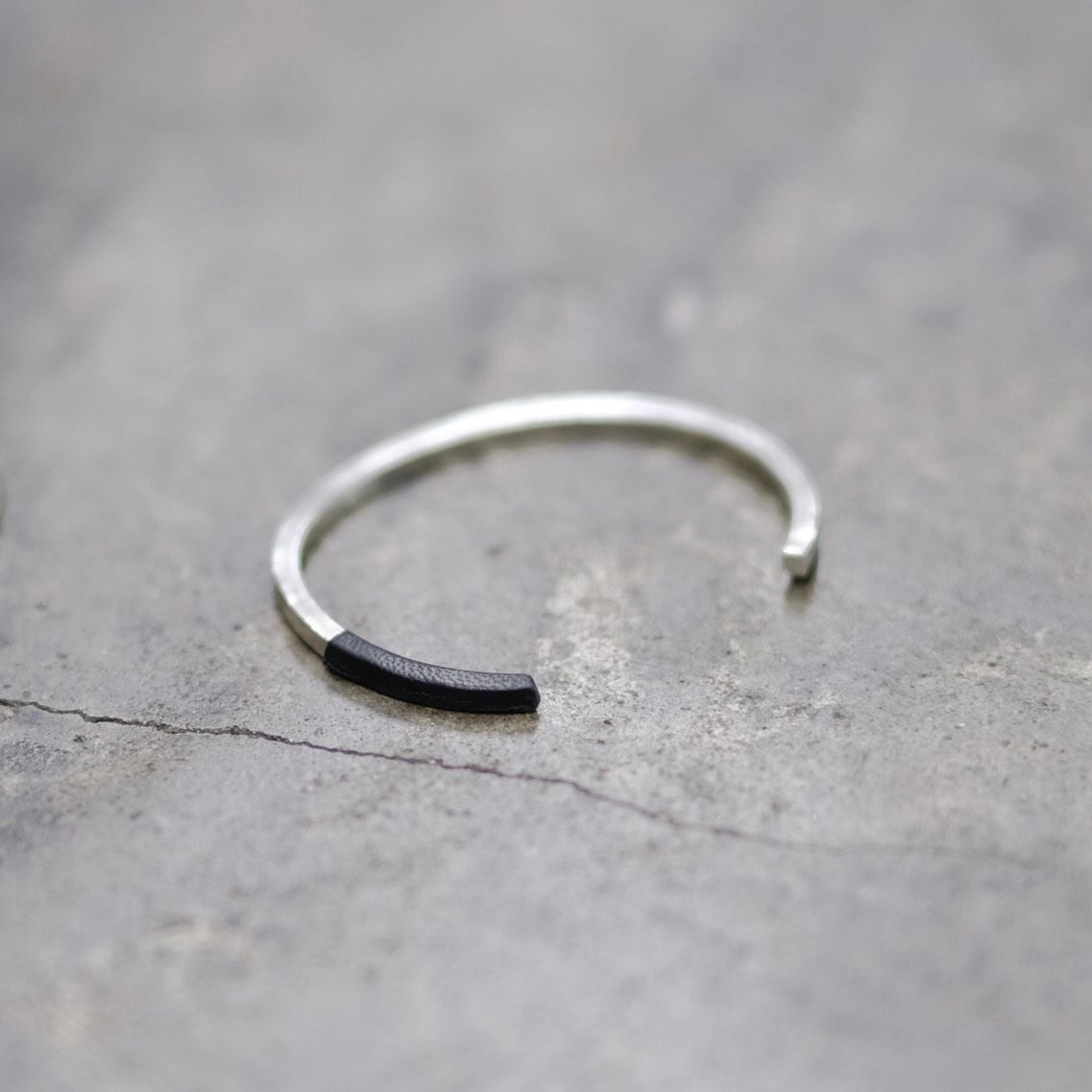 【お取り寄せ注文可能】Shading Silver Bangle