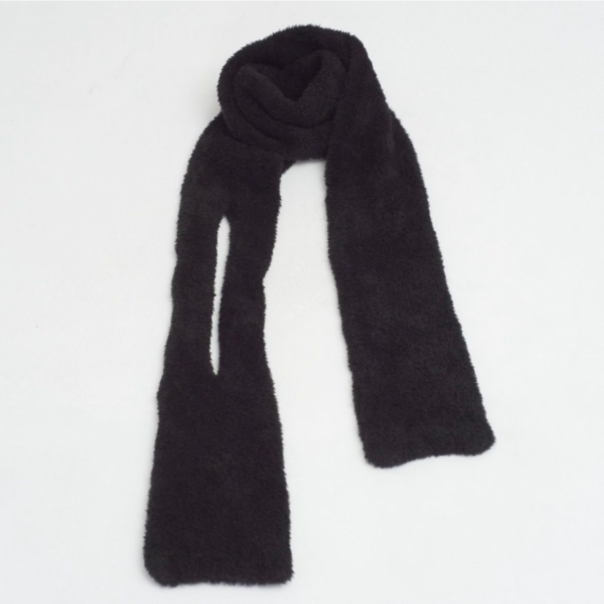 【残りわずか】Shearling Slit Scarf