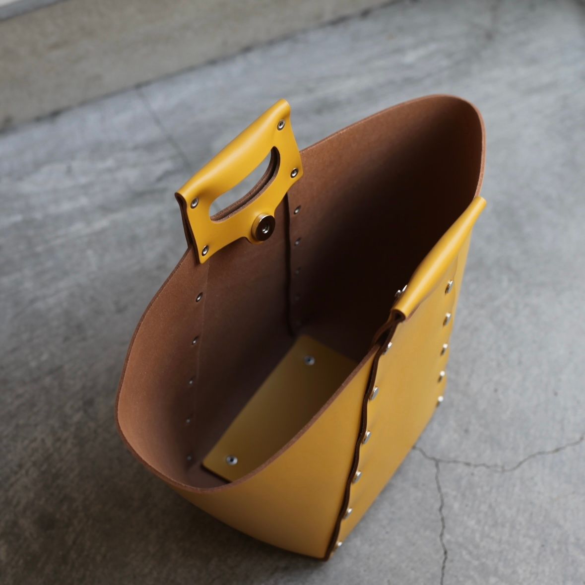 【残り一点】Assemble Pyramid Bag_M(YELLOW)