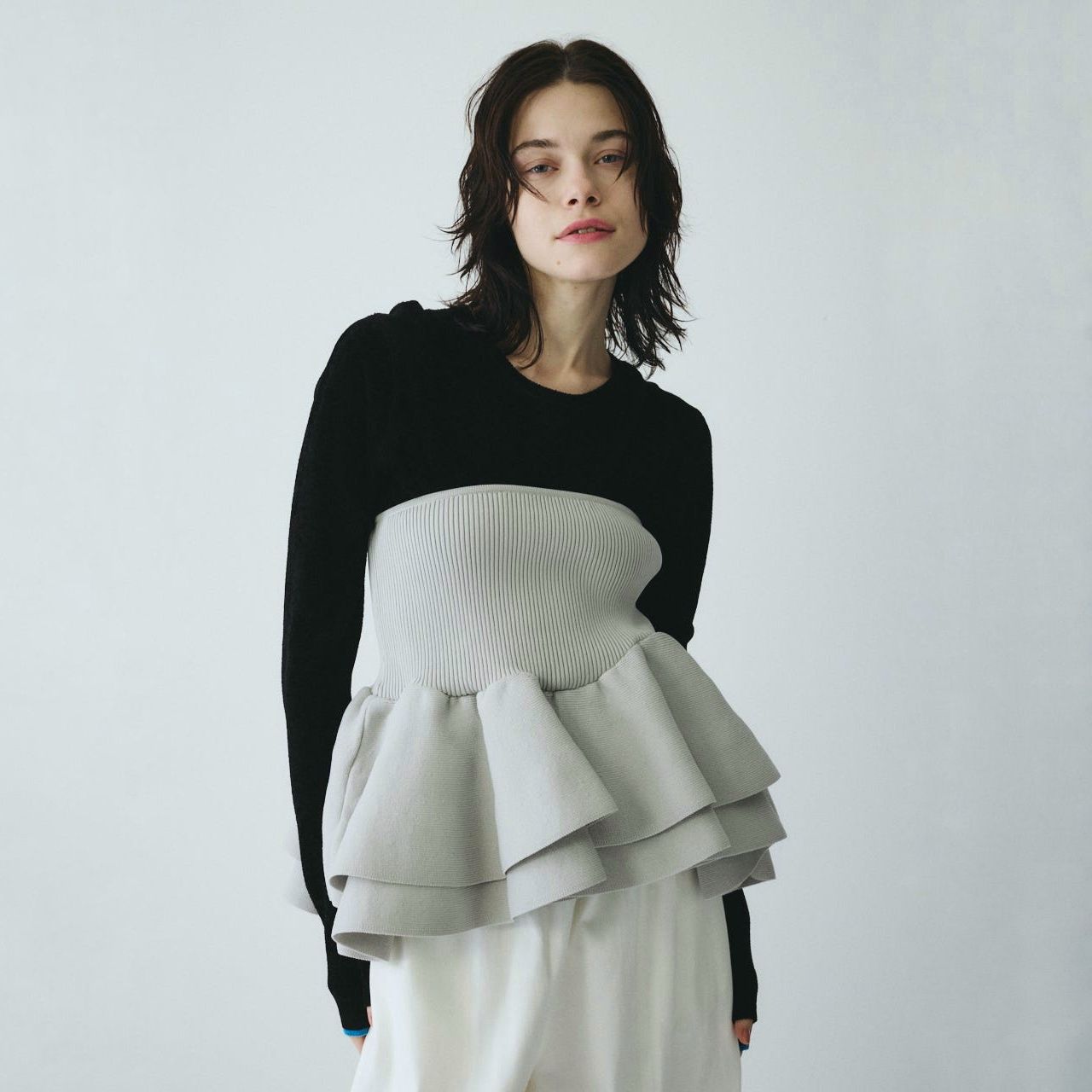 【再販売通知受付可能】Frill Hem Bustier