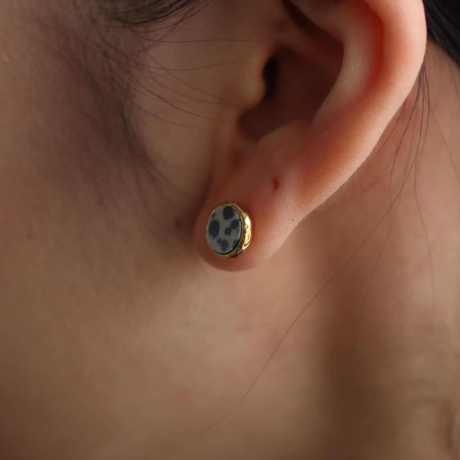 【お取り寄せ注文可能】Dalmatian Stone Circle Earrings(両耳用）