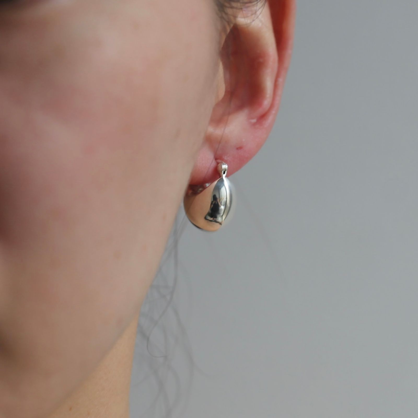 【残り一点】Plumpy Tear Drop Earrings(両耳用)