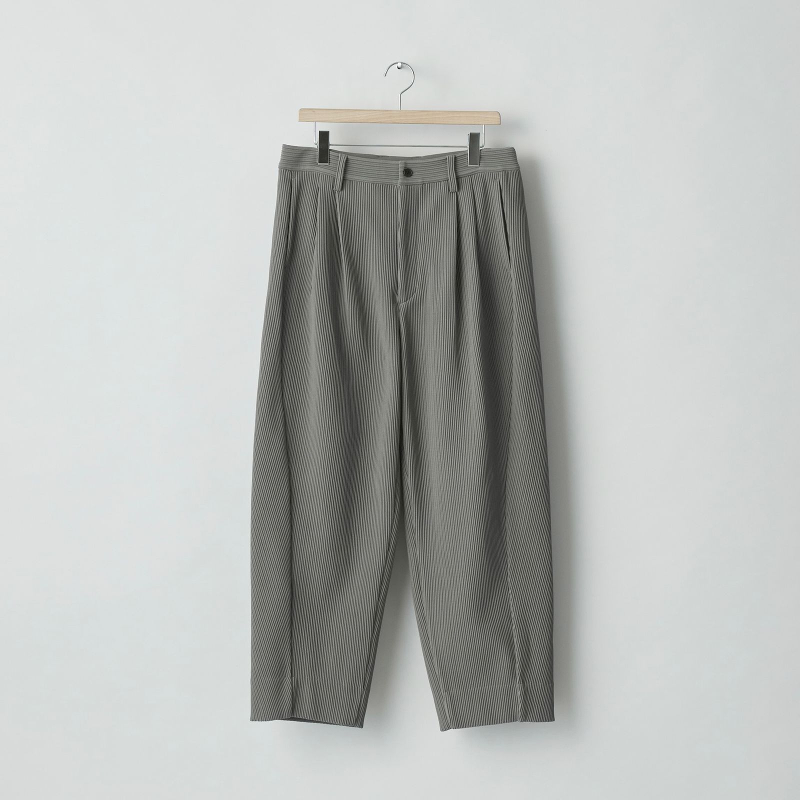 【残り一点】Gradation Pleats Twist Seam Wide Trousers