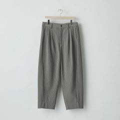 【残り一点】Gradation Pleats Twist Seam Wide Trousers