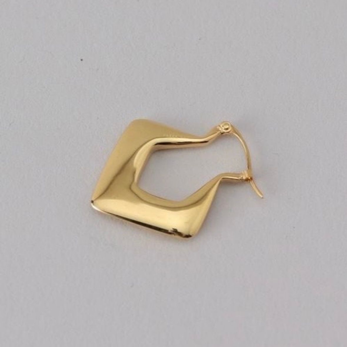 【残り一点】YU-KIN Dia Shape Earrings(両耳用）