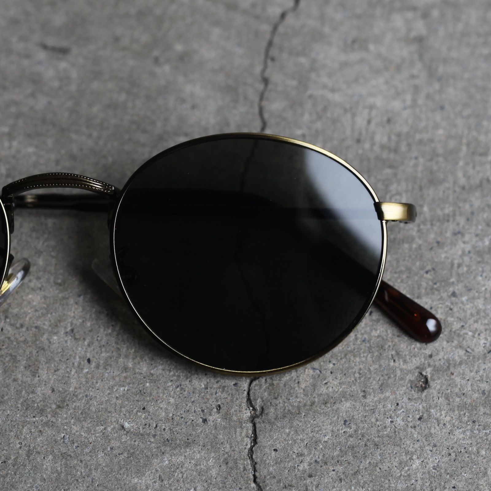 【残りわずか】GA Sunglass(GREY)