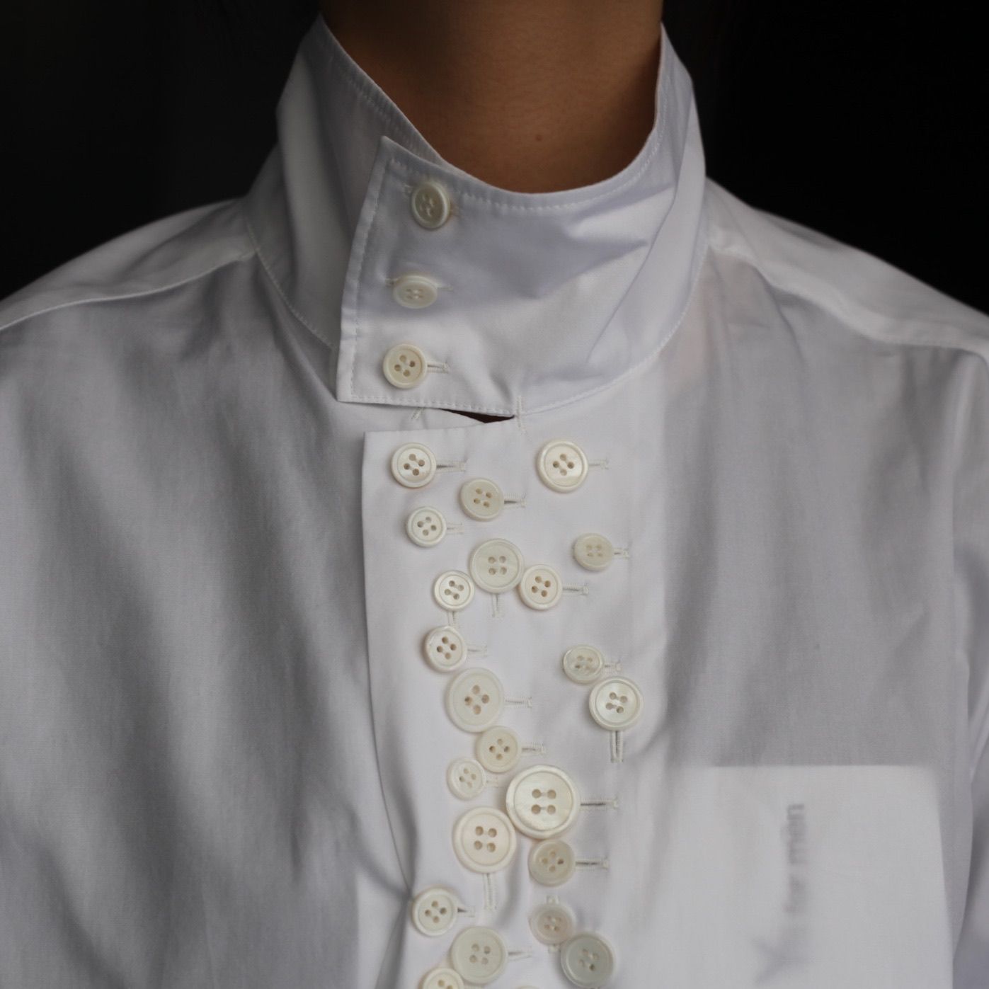 【残り一点】長袖釦多シャツ