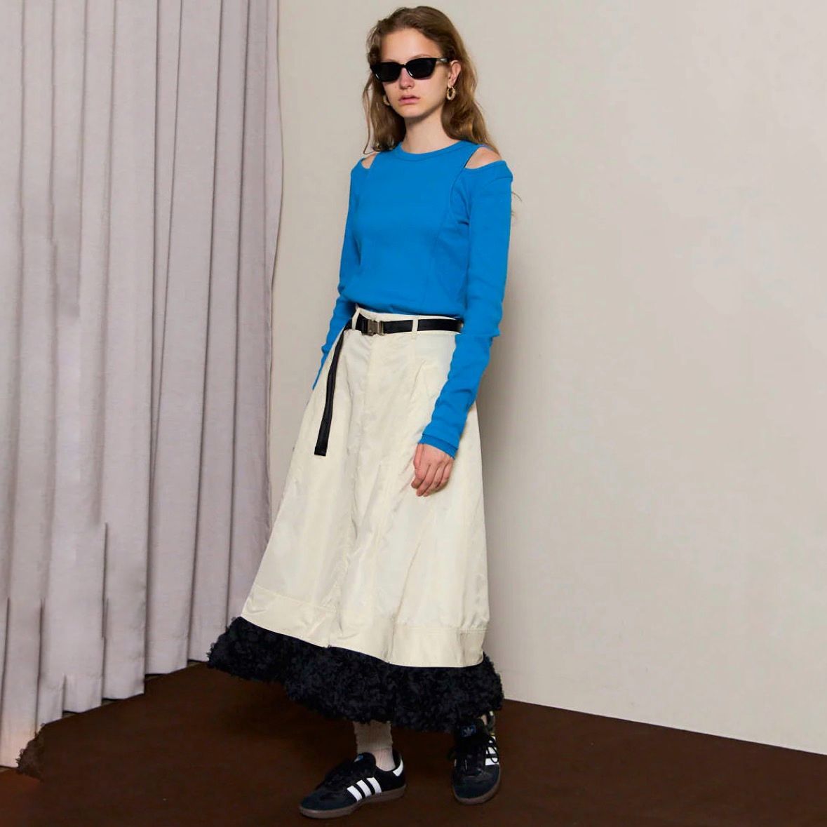 【残り一点】Shoulder Slit Rib Top