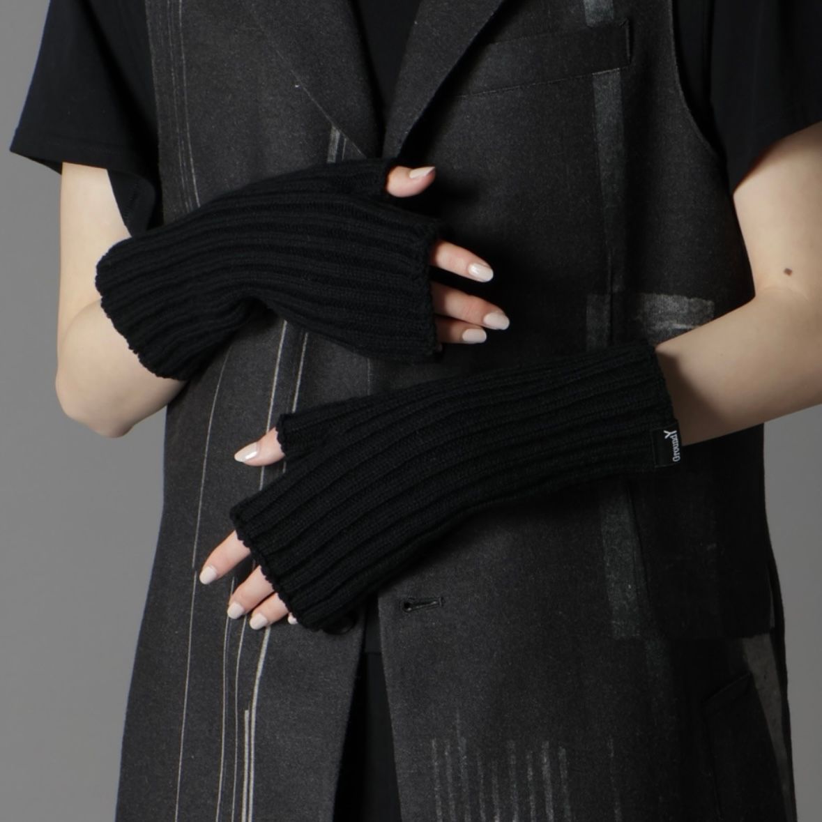 【残り一点】Fingered Arm Warmer