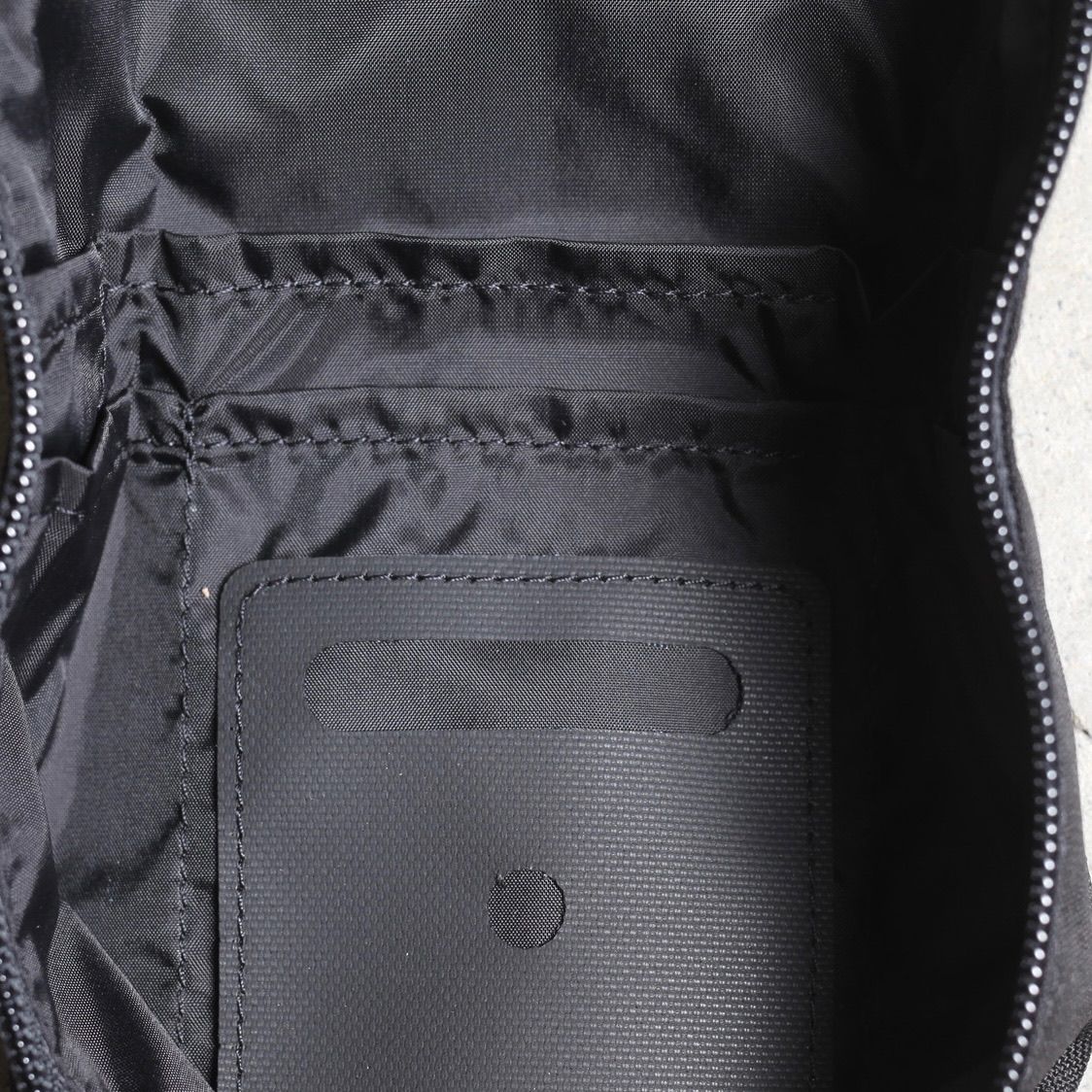 【残りわずか】Cable Pouch(BLACK×SILVER)