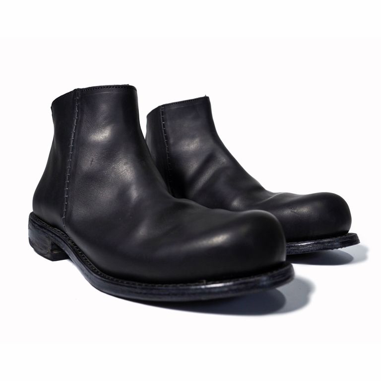レザー種類 : GUIDI FIORE(BLACK)
※商品ページ画像のレザー及び、仕様はサンプルとしてご覧ください。