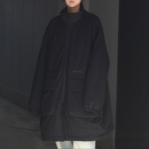 イズネスポケッタブルコート三好良氏着用