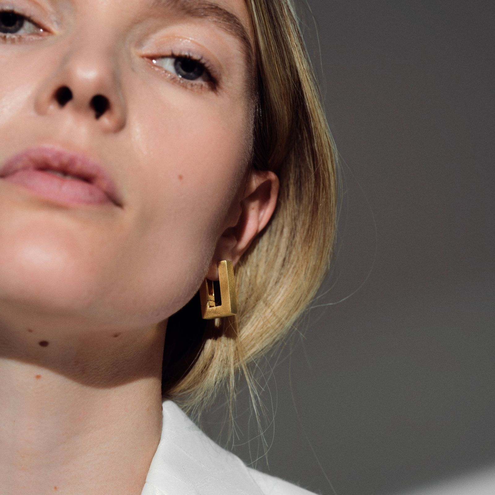 【残り一点】Square Hoops Satin(GOLD)