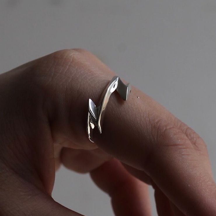 【残り一点】Thunder Ring(WHITE)