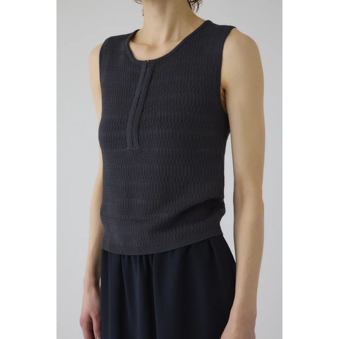 【残り一点】Round Neck Hook Tank