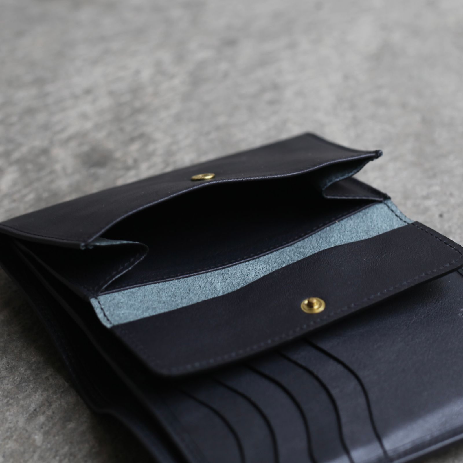 【残り一点】ミディアムウォレット