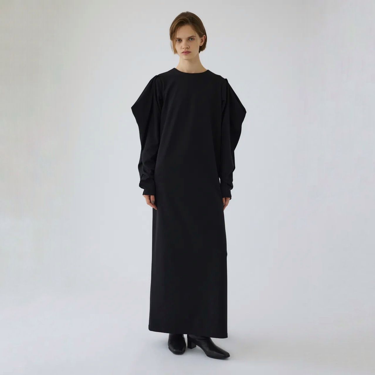 【残り一点】Drape Sleeve Cut Dress