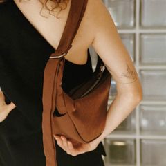 【再販売通知受付可能】Annie Puffer Mini Moon Bag(CERATO BRIGHT)