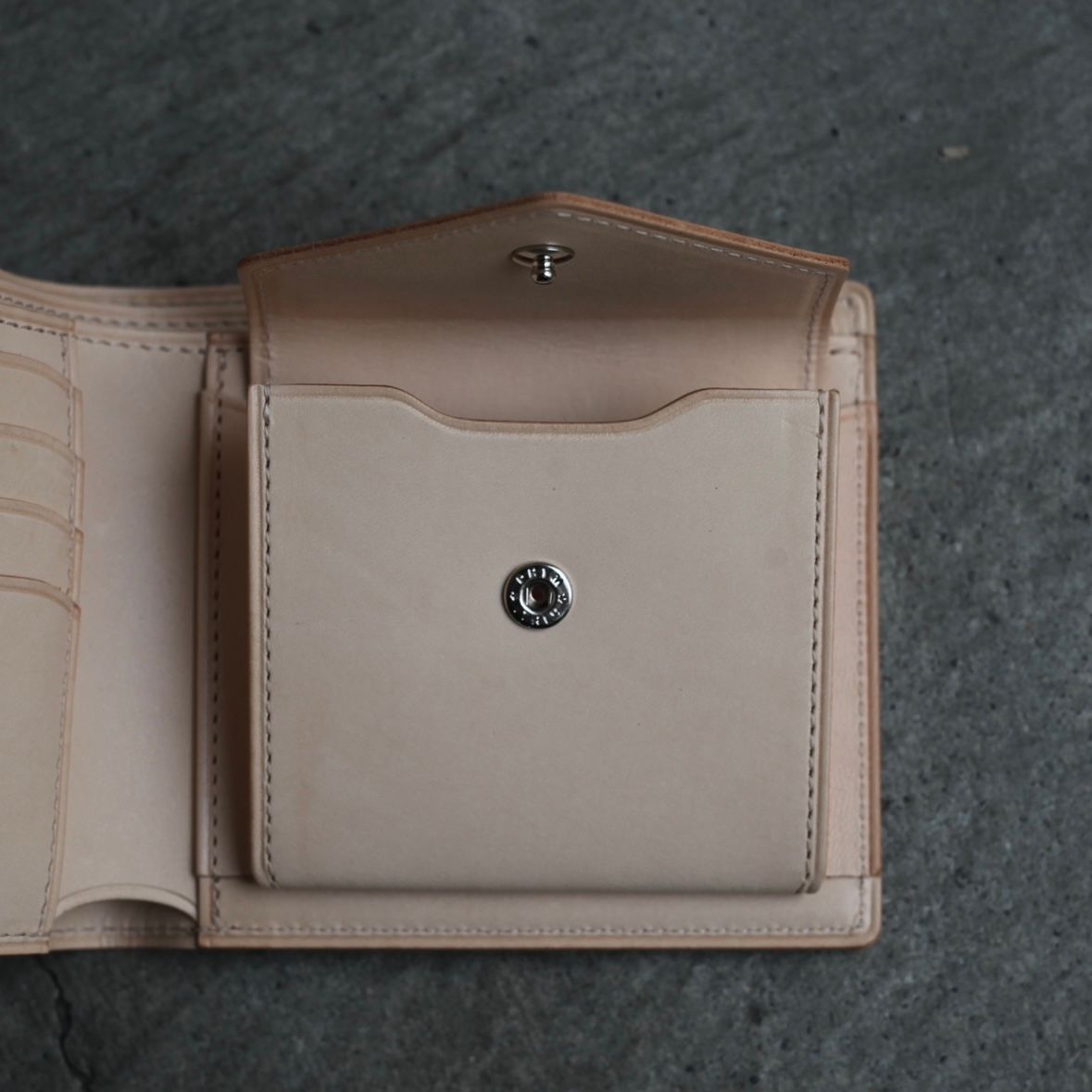 【再販売通知受付可能】Half Folded Wallet(NATURAL)
