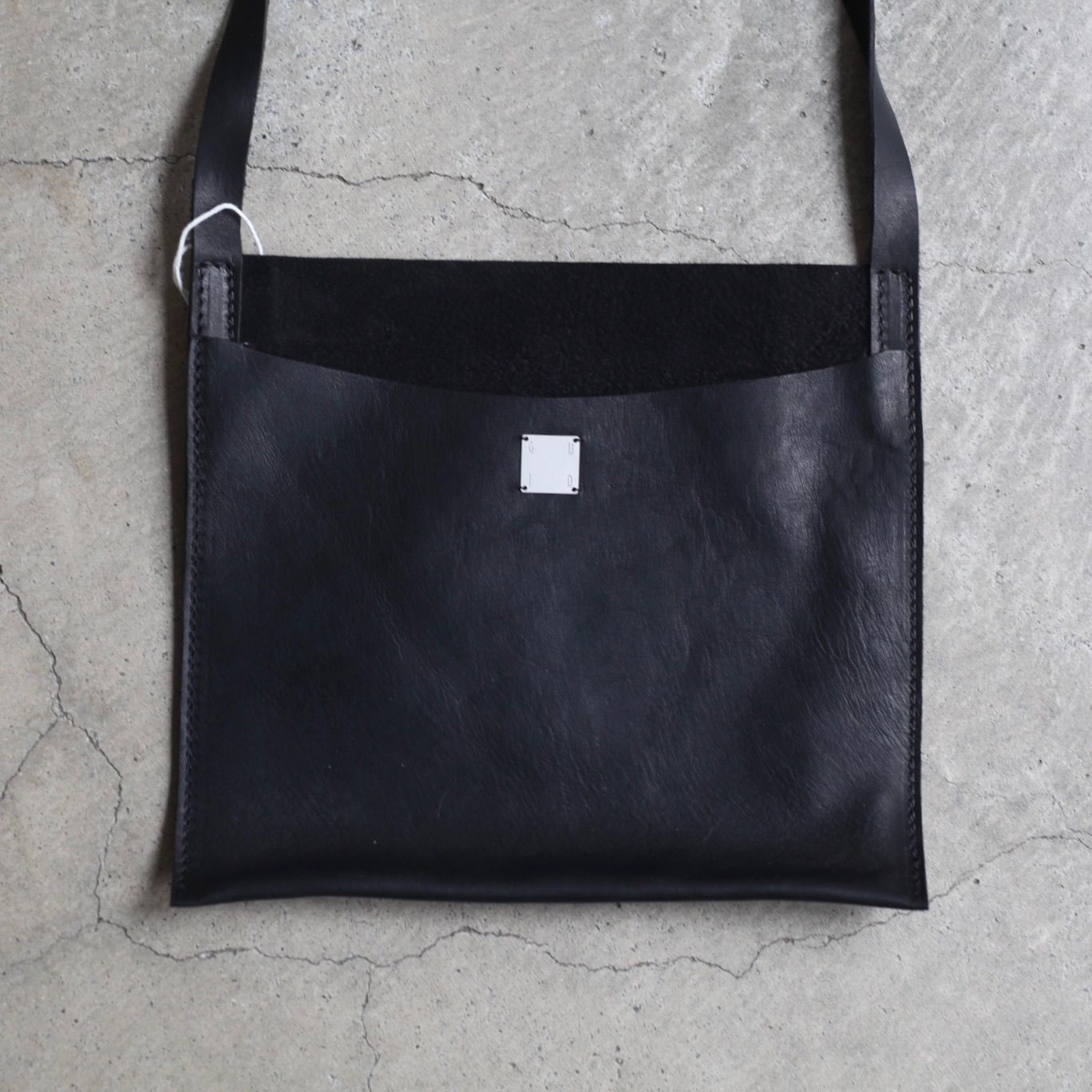 【再販売通知受付可能】Passport Shoulder Case