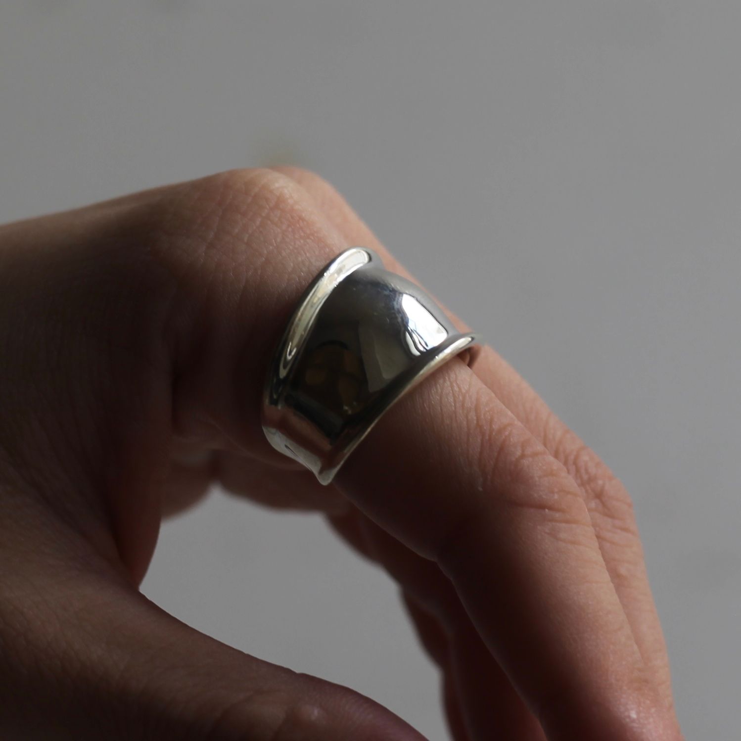 【お取り寄せ注文可能】Chopin Right Finger Armor Ring(WHITE)
