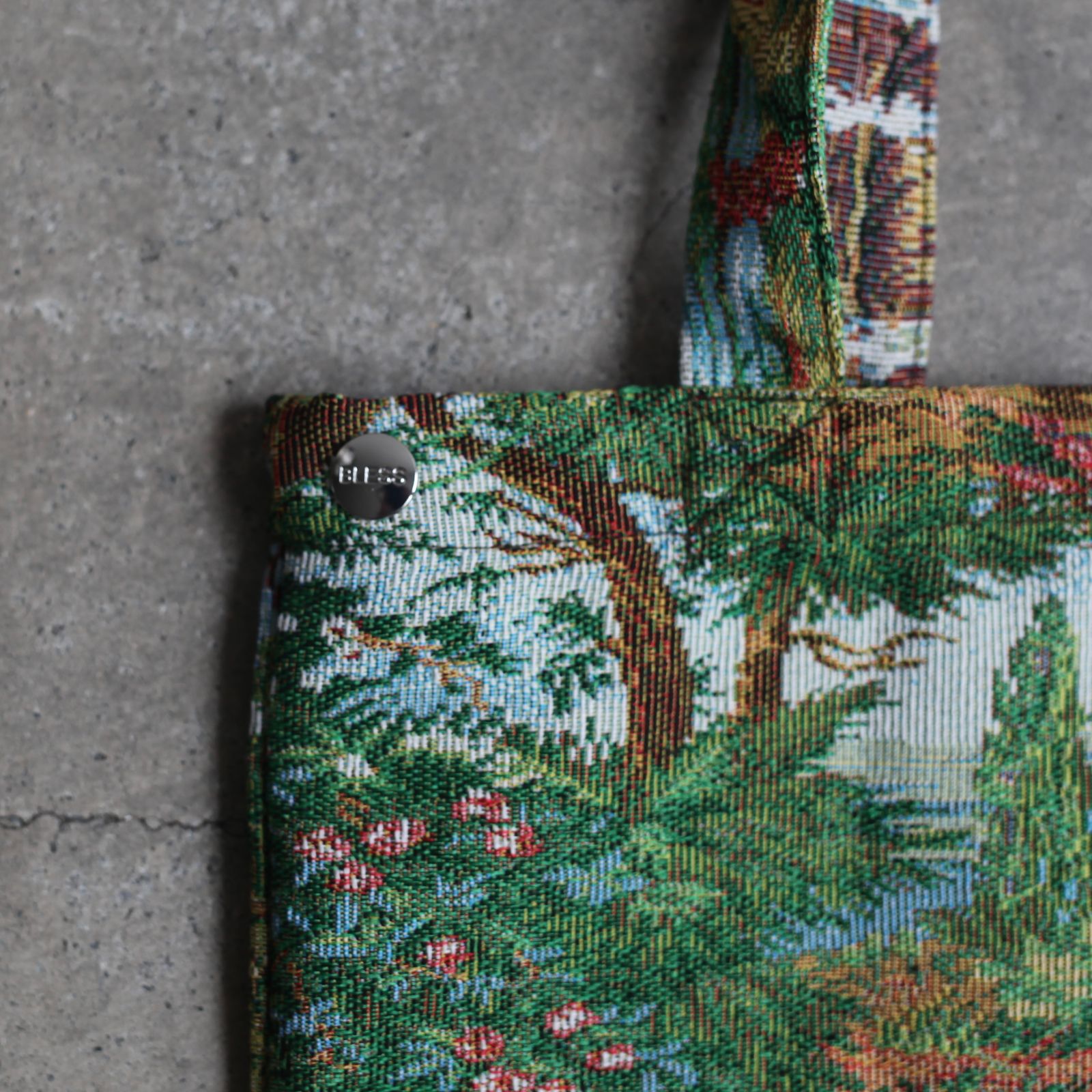 BLESS - 【残り一点】Gobelin Bag(NEW GARDEN) | ACRMTSM ONLINE STORE