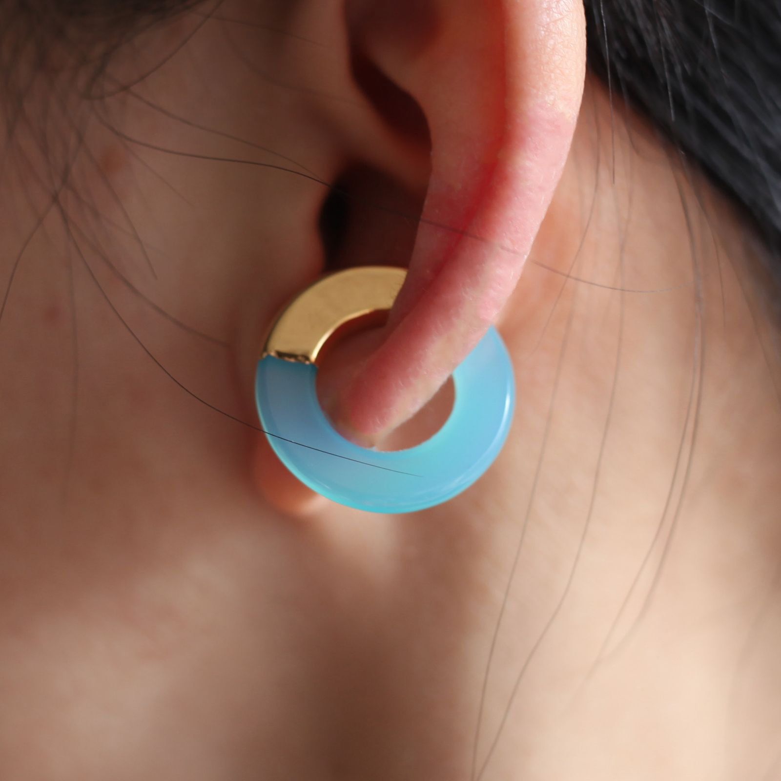 PREEK - 【残りわずか】Ukishima Sea Blue Chalcedony Ear Cuff(片耳用