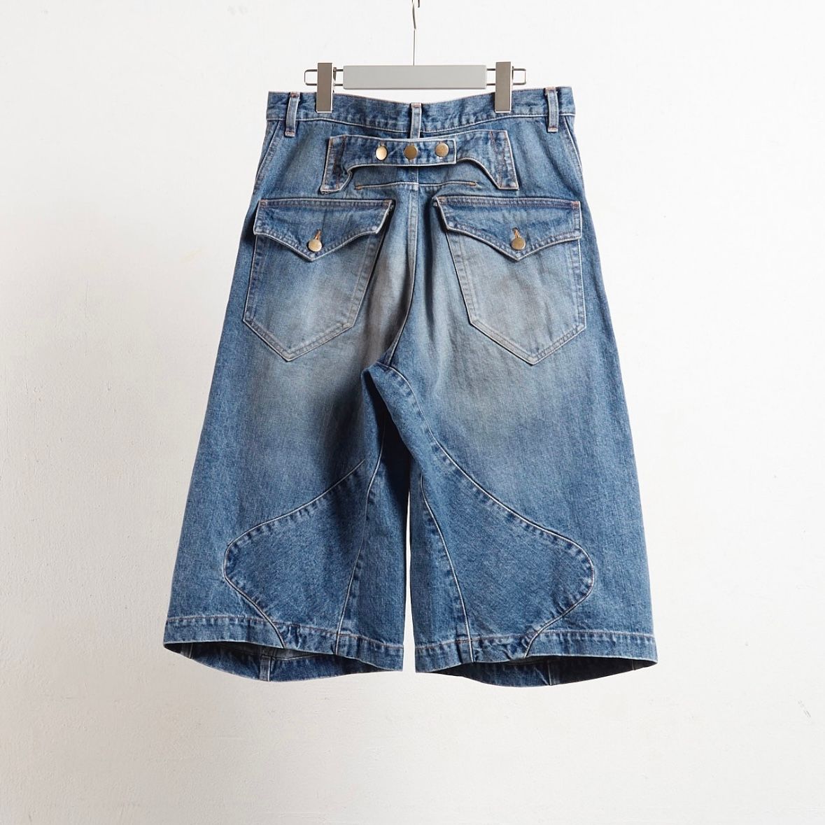 【残りわずか】3D Twisted Jorts