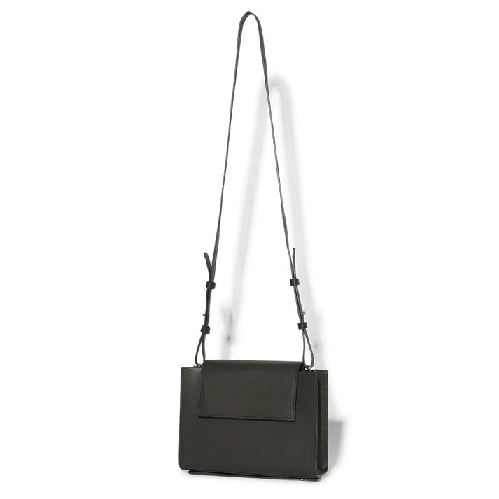 nana-nana - 【再販売通知受付可能】A5/A6 Clutch(RECYCLED LEATHER