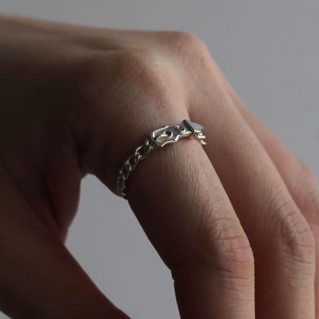 【残り一点】Victorian Buckle Curb Chain Ring