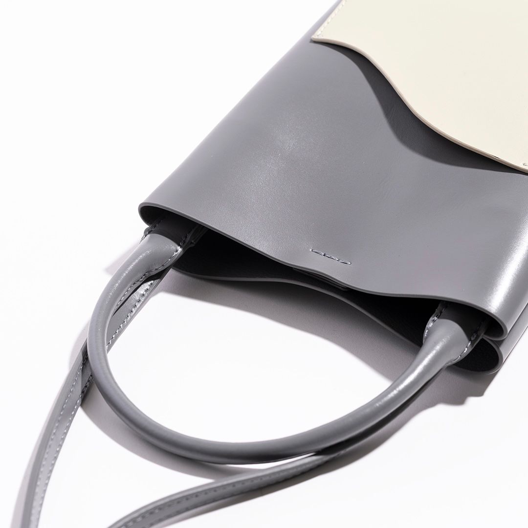 【残り一点】Cross Body Bag