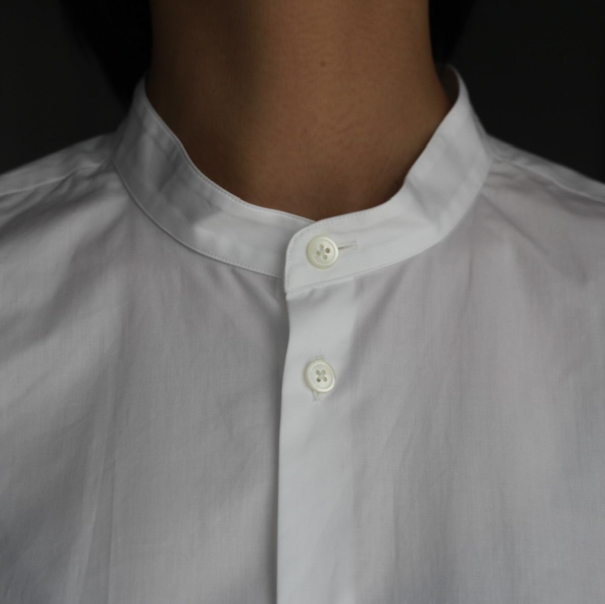【再販売通知受付可能】Suvin Broad Band Collar Shirt