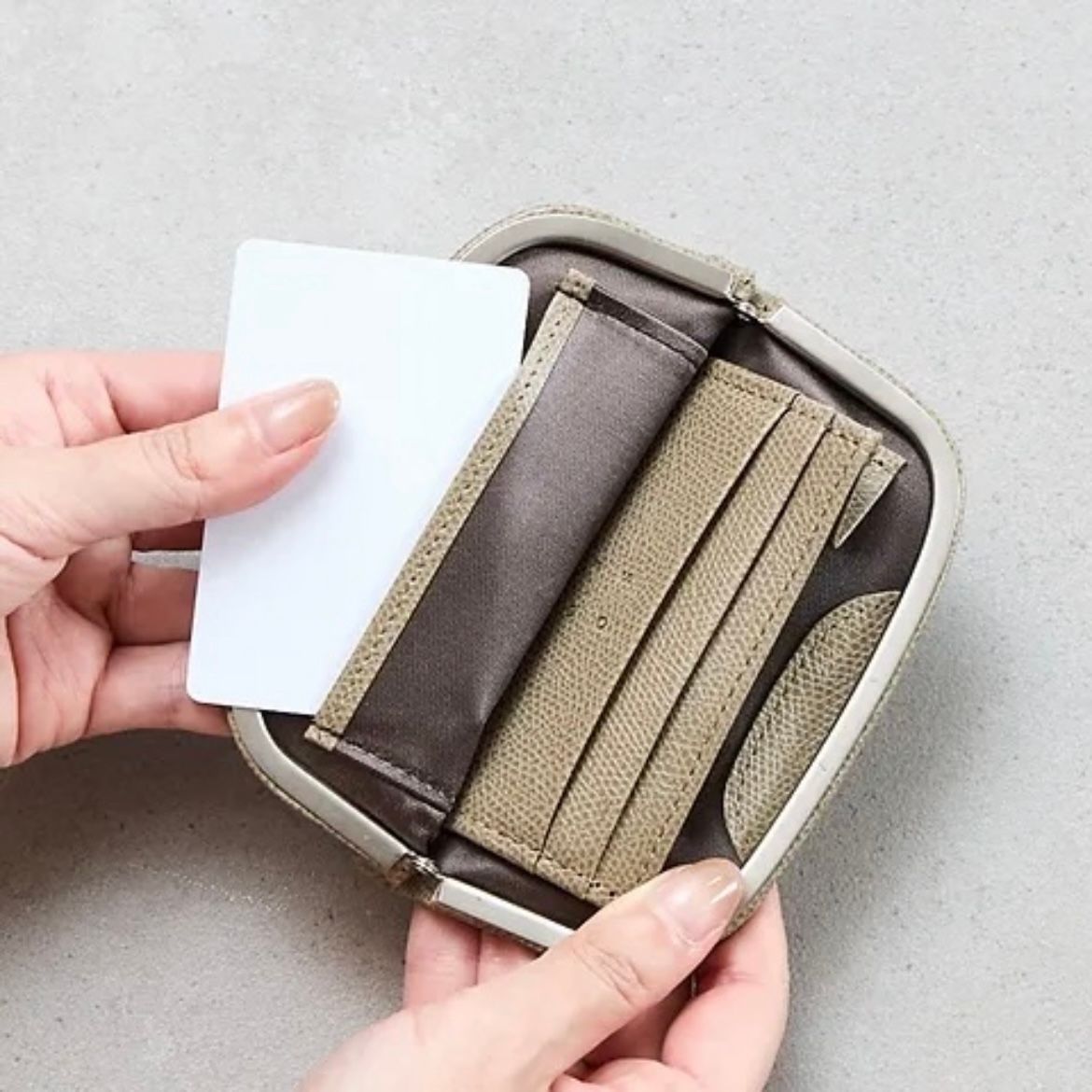 【残り一点】Snap Slim Wallet M(DEG/VAL)
