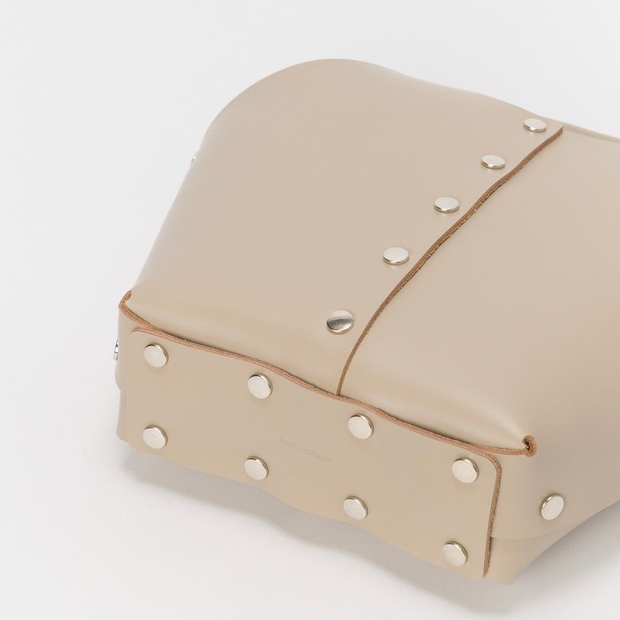 【次回入荷9月下旬予定】Assemble Cage Bag Small(BEIGE)