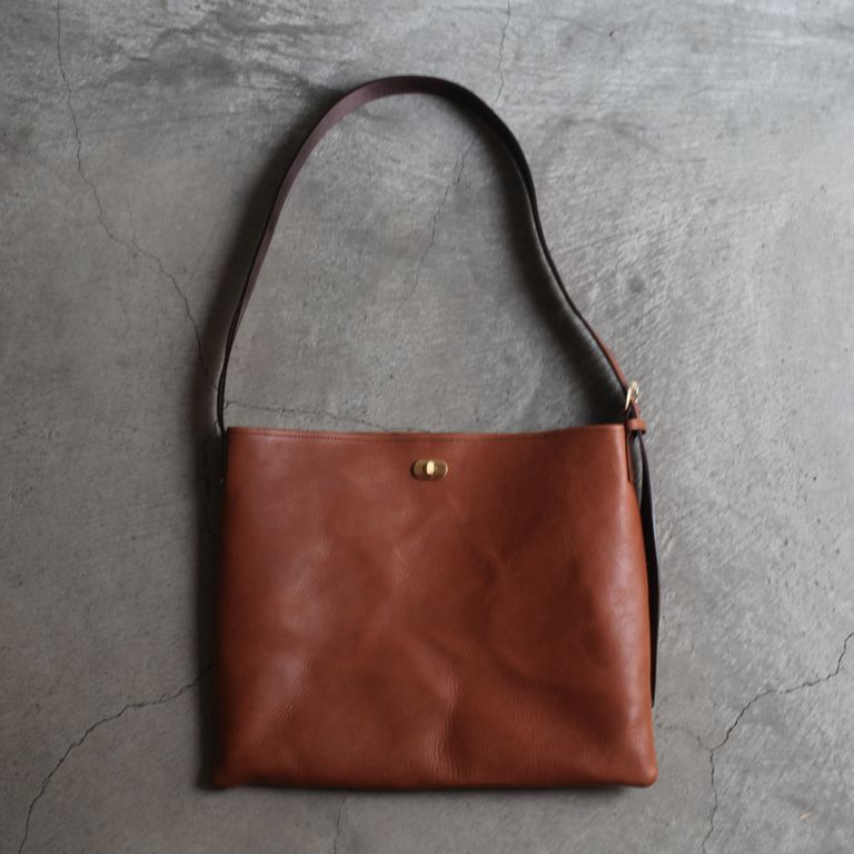 Hender Scheme - 【残り一点】Twist Buckle Bag_M(DARK BROWN  
