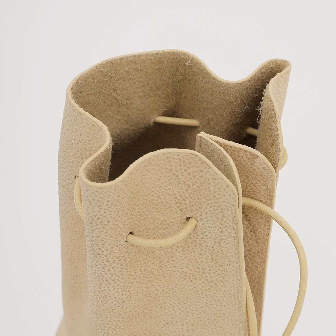【残りわずか】Herrie Kinchaku Pouch_PM(SHIRO)