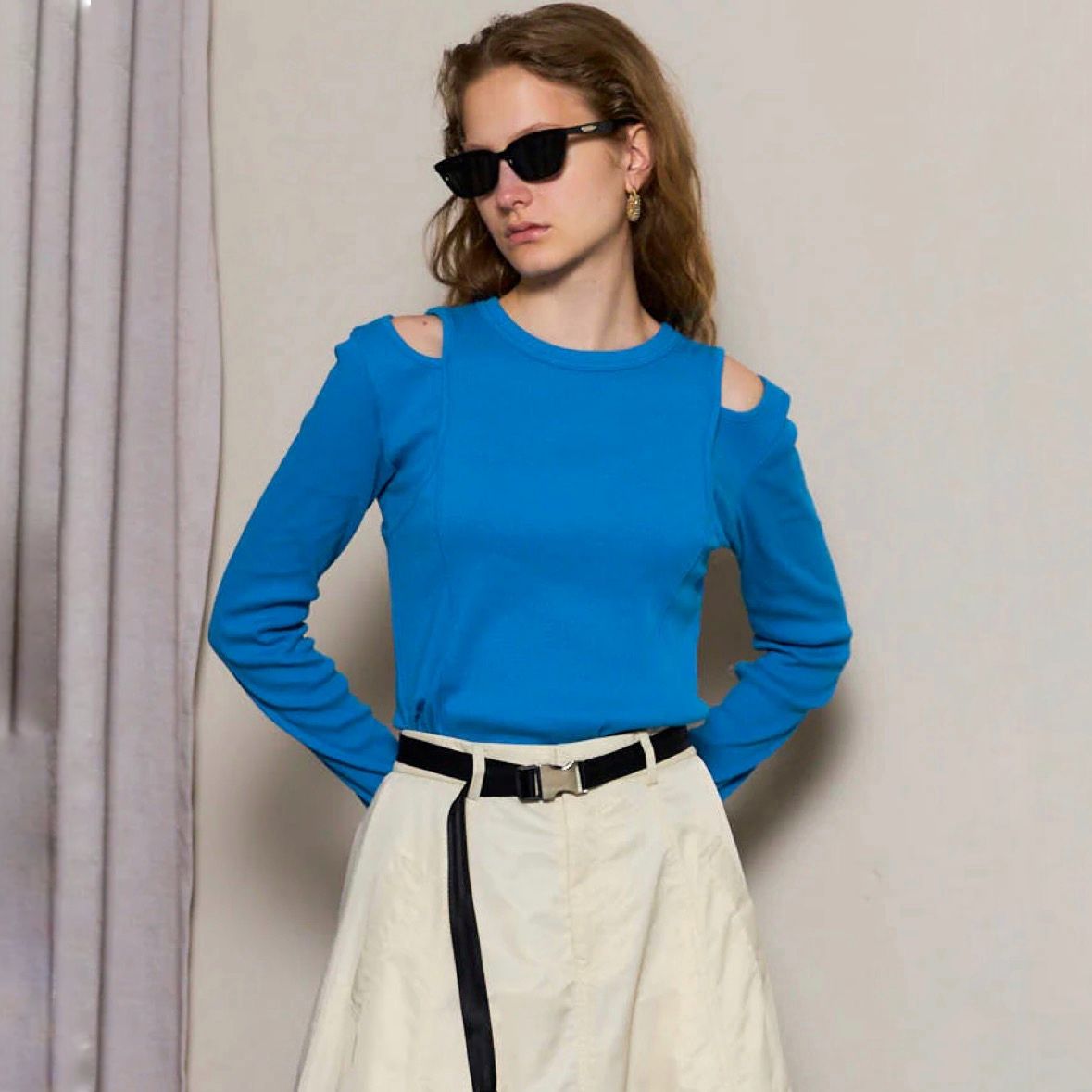 【残り一点】Shoulder Slit Rib Top