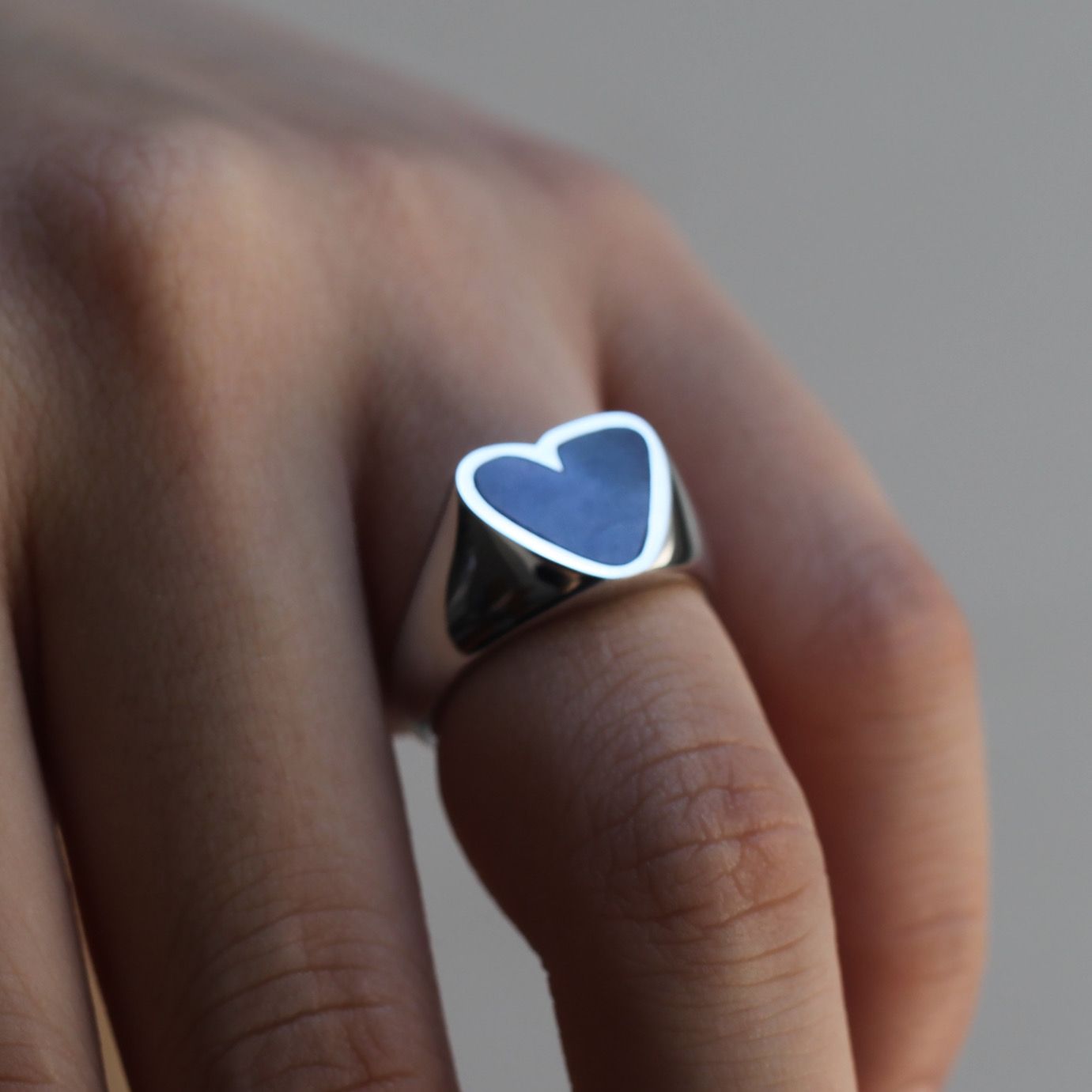 PREEK - 【お取り寄せ注文可能】Rough Heart Sodalite Stone Ring ...