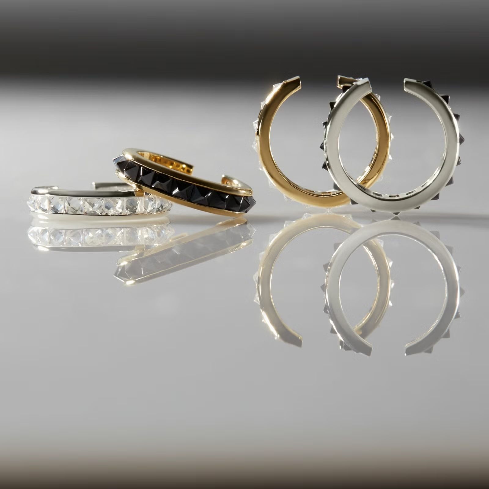 【お取り寄せ注文可能】Reverse Hoop Ear Cuff