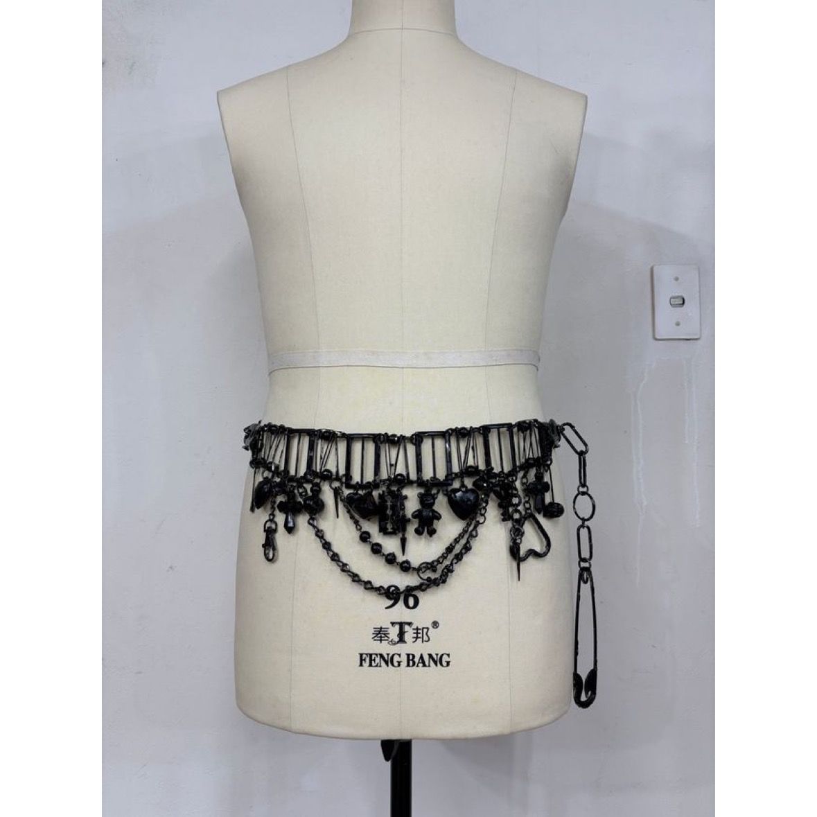 【残り一点】Crack Paint Chain Punk Belt