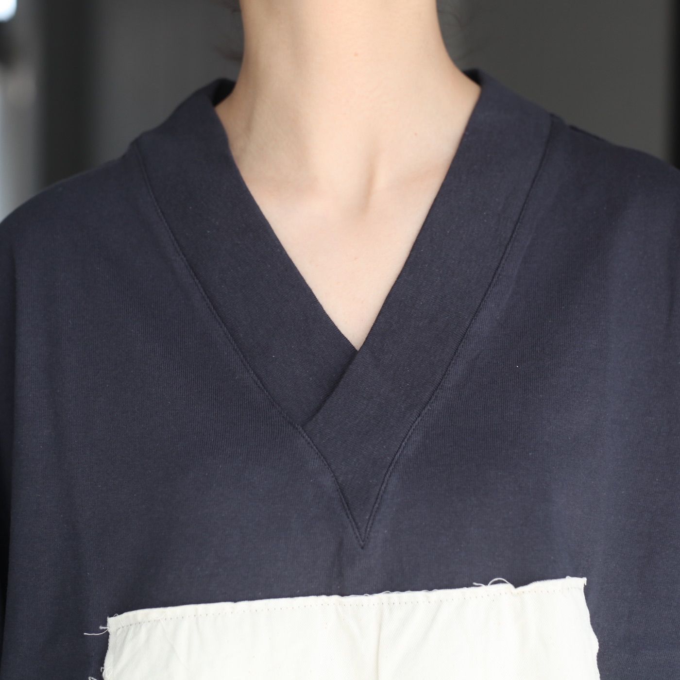 【残り一点】MBLプリントVネックTee