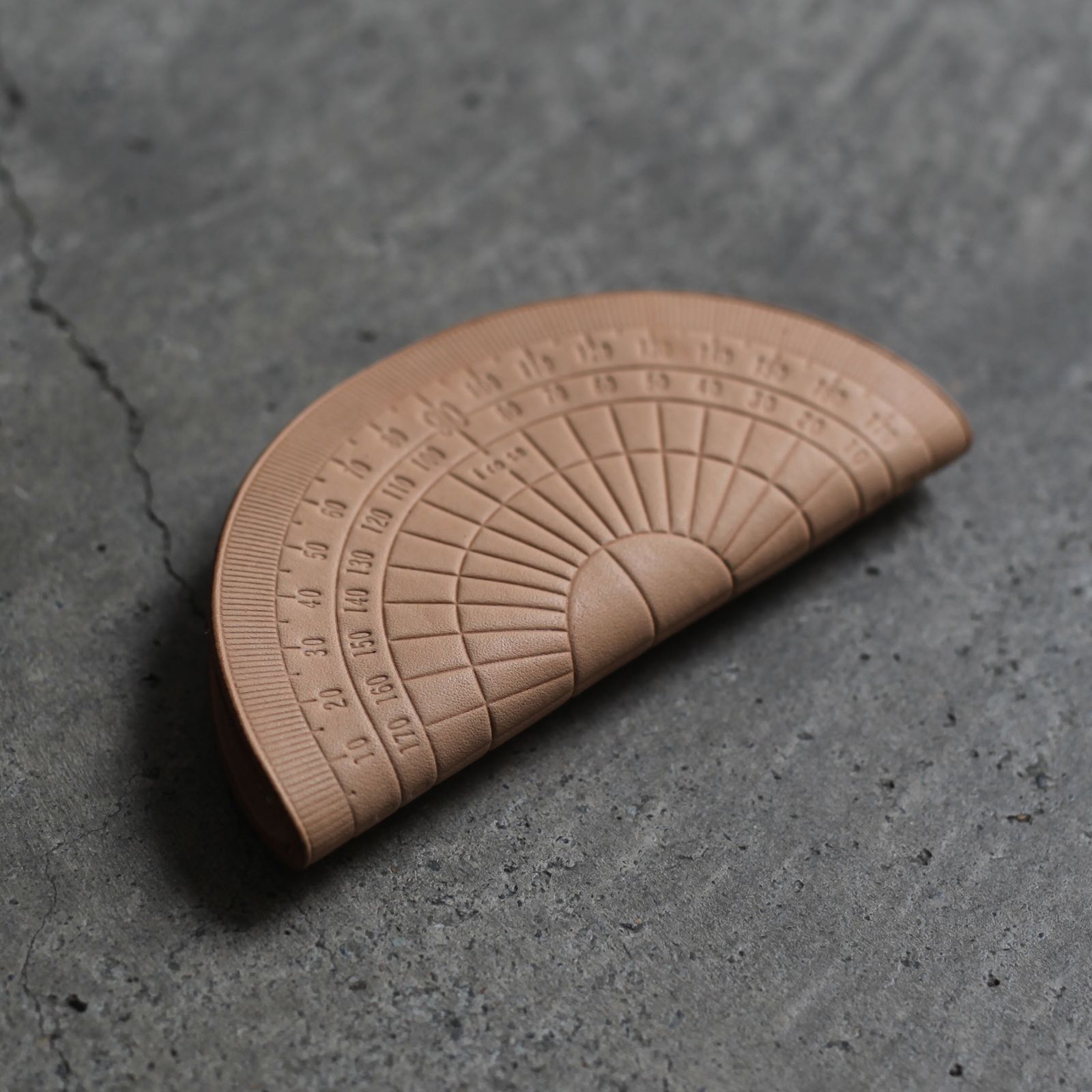 【再販売通知受付可能】Protractor Coin Case