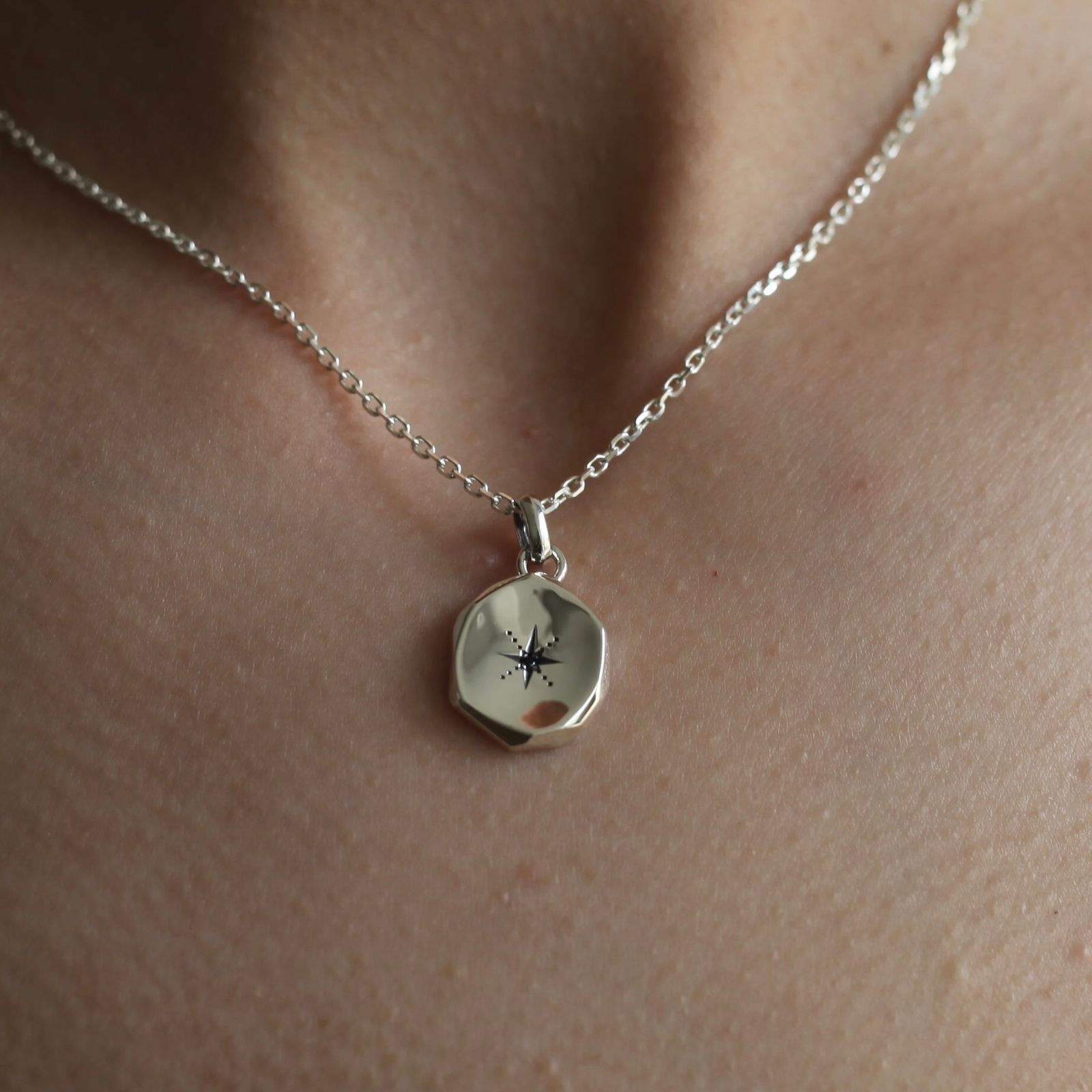【お取り寄せ注文可能】Amulet Pendant_L(SAPPHIRE)