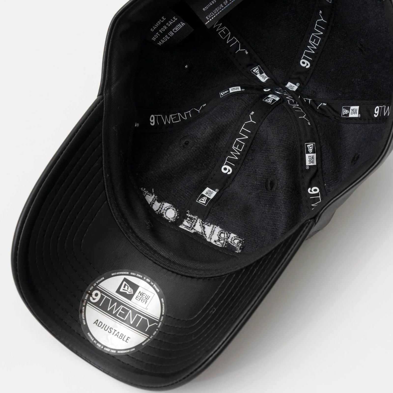 【再販売通知受付可能】Prize Out Logo Vegan Leather Cap