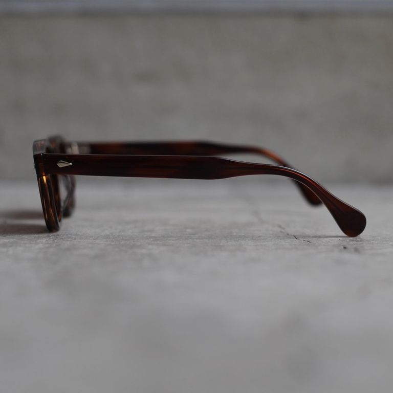 レンズ : CHOCO BROWN
