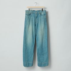 【残りわずか】Twist Cut Denim Jeans
